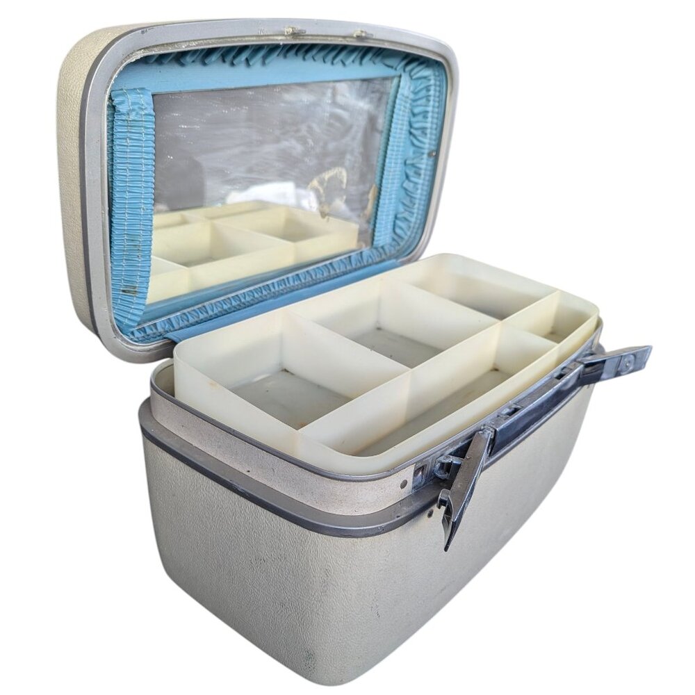 Vintage White Samsonite Traincase - locking hardshell